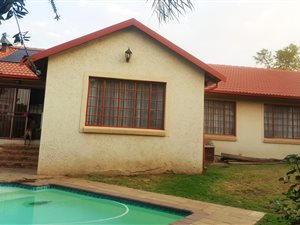 4 Bed House in Highveld