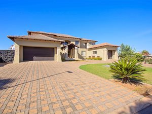 5 Bed House in Helderwyk Estate