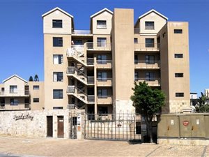 2 Bed Apartment in Waves Edge