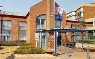 88 m² Commercial space in Hatfield