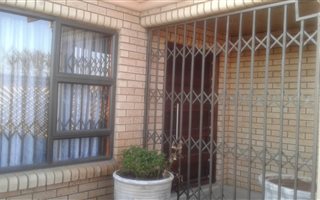 3 Bedroom House in Geluksdal