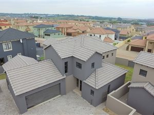 5 Bedroom House in Thatchfield