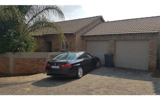 2 Bedroom Townhouse in Kyalami Hills