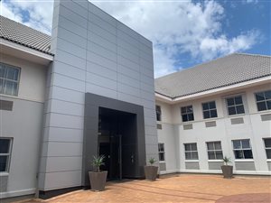 324 m² Commercial space in Hyde Park