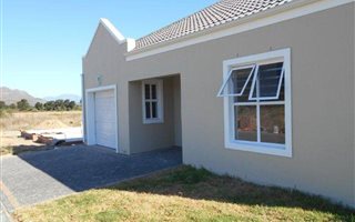 3 Bedroom House in De Zoete Inval