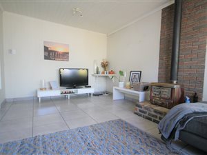 3 Bed House in Sanddrift