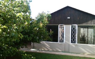 1 Bedroom Garden Cottage in Franklin Roosevelt Park
