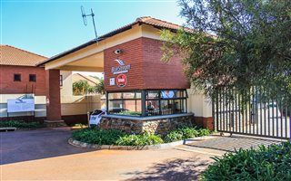 2 Bedroom Townhouse in Moreleta Park