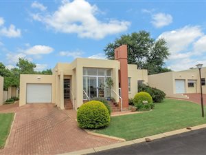 2 Bedroom Townhouse in Rietvalleirand