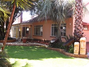 4 Bed House in Rhodesfield