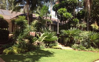 4 Bedroom House in Lynnwood Glen