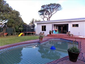 4 Bed House in Tokai