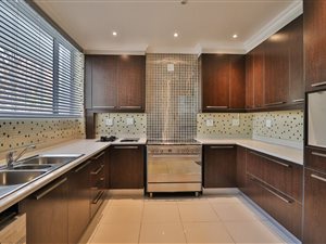 4 Bed Apartment in Fairway