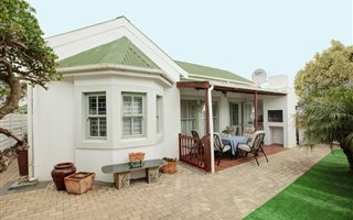 2 Bedroom Townhouse in Durbanville Central