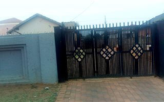 3 Bedroom House in Lotus Gardens