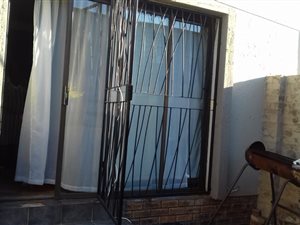 2 Bed Townhouse in Middelburg South