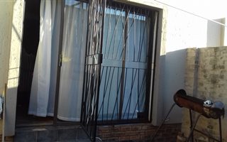 2 Bedroom Townhouse in Middelburg South