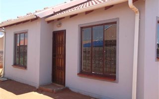 2 Bedroom House in Protea Glen