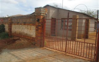 2 Bedroom House in Thulani
