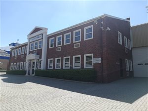 900 m² Industrial space in Linbro Park