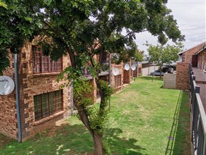 2 Bed Apartment in Brandwag