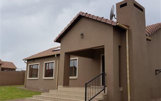 3 Bedroom House in Thatchfield