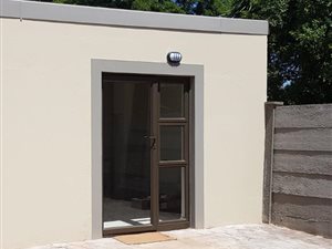 Bachelor apartment in Doornpoort and surrounds