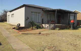 4 Bedroom House in Rothdene