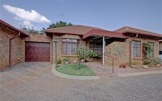 2 Bedroom House in Die Wilgers
