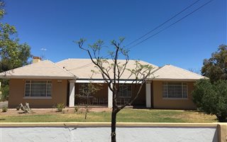 3 Bedroom House in Beaufort West