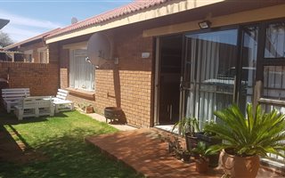 2 Bedroom Townhouse in Camelot