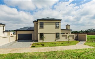 3 Bedroom Duet in Zambezi Manor Estate