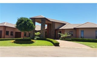 4 Bedroom House in Midlands Estate