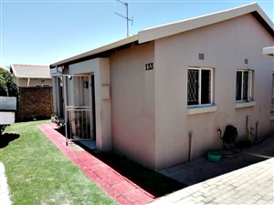 2 Bed Townhouse in Edenglen