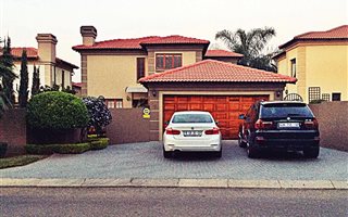 3 Bedroom Cluster in Ruimsig