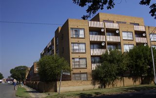 2 Bedroom Apartment in Vereeniging Central