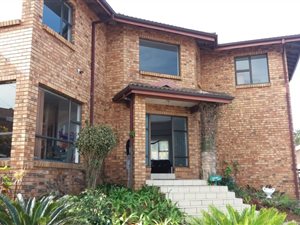 4 Bed House in Treasure Beach