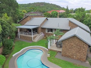 5 Bed House in Faerie Glen