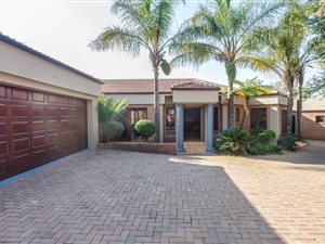 5 Bed House in Poortview