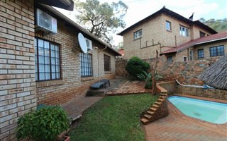 3 Bedroom House in Azaleapark