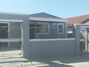 4 Bed House in Mfuleni