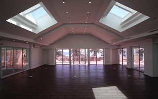 393 m² Commercial space in Camps Bay
