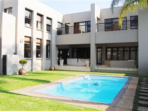 5 Bed House in Fourways