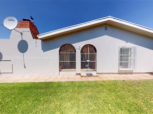 3 Bed House in Flora Park