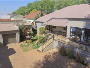 3 Bed House in Kensington