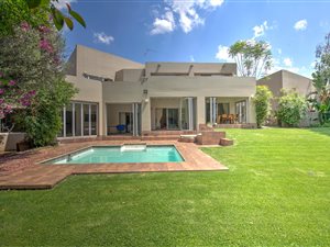 3 Bedroom House in Fourways Gardens