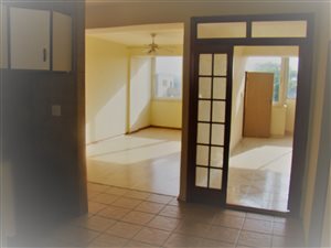 2 Bed Apartment in Amanzimtoti
