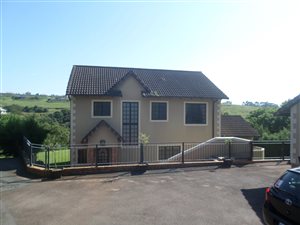 3 Bedroom Townhouse in Clifton Hill Estate