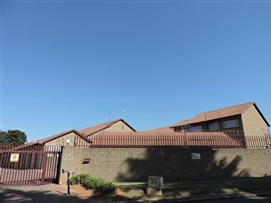 2 Bed Apartment in Grobler Park