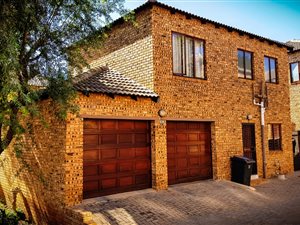 3 Bed Duplex in Willowbrook